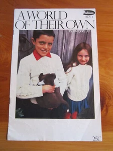 VINTAGE KNITTING PATTERN BOOK PATONS BOOK NUMBER 820 GREAT **** MUST SEE - Picture 1 of 2