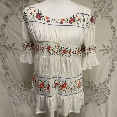Blusa para mujer Sundance talla pequeña blanca manga corta bordada boho informal Foto 1 de 4