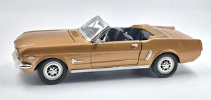 Ford Mustang 1964 1/2 convertible en dorado/bronce Mira Calidad 1/18 suelto LEER - Imagen 1 de 16