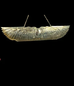 Colgante Egipcio del Sol Símbolo de Divinidad, Vida y Justicia con las Alas - Imagen 1 de 1