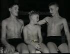 1956 Press Photo Kenny Webb with Dale Bergeson and Jim Stewart at Memory pool