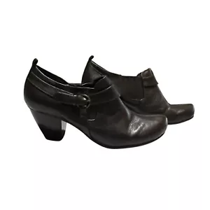 Baretraps Womens Slip On Shoes Brown Heels Size 7.5 - Picture 1 of 11