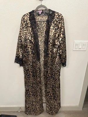 Camisola feminina Amoureuse com estampa de chita e roupão - Imagem 1 de 4