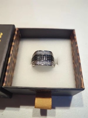 Anillo Unisex Bomb Party Untamed Talla 8 RG95893 Habla Con Abandón Salvaje Ónix Negro  Foto 1 de 4