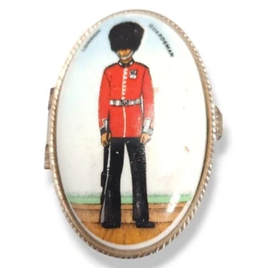 London Guardsman Enamel Silver Pill Box Engraved Enamel Porcelain England Palace - Picture 1 of 18