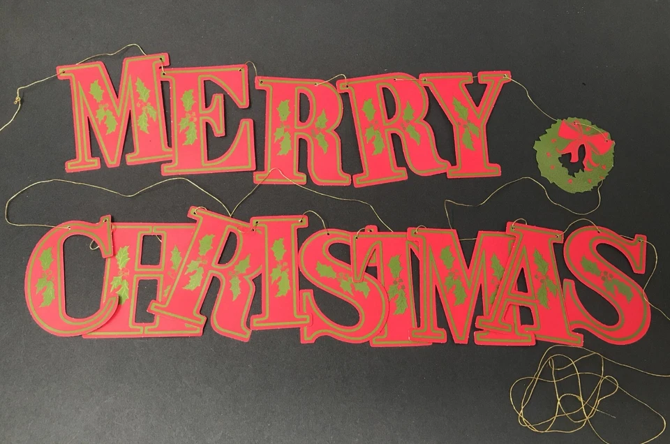 Vintage "Feliz Navidad" 4" letras altas suspendidas en cuerda dorada Foto 1 de 1