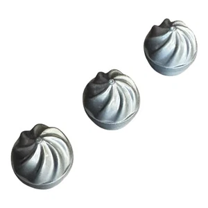 Lego 15470 Flat Silver Plate, Round 1x1 with Vertical Swirled Top (Qty. - 3) - Picture 1 of 1