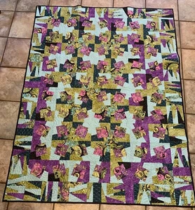 Neu Fertig Abstrakt Handarbeit Schoß Überwurf Quilt 57" x 68" "Verwirrung" Muster - Bild 1 von 4