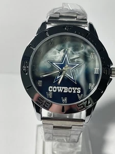 Reloj plateado de acero inoxidable con logotipo del equipo de la NFL Dallas Cowboys para hombre NUEVO - Imagen 1 de 9