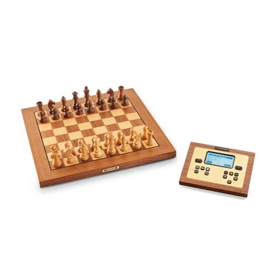 MILLENNIUM Chess Classics Exclusive M828 Schachcomputer ChessGenius & The King - Bild 1 von 4