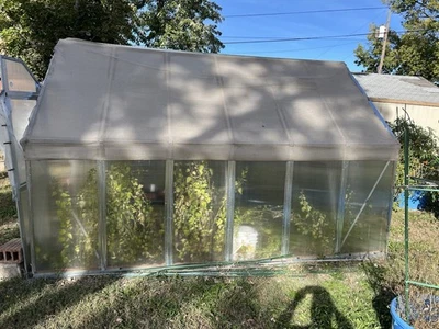 Invernadero de aluminio con panel de polietileno de 8 pies X 12 pies Foto 1 de 4