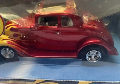 1:24 CAR QUEST AUTO PARTS 1933 WILLLYS COUPE #70-0108 RED W/FLAMES - Image 1 of 4
