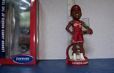 Camiseta roja de Lebron James 2004 premio novato del año Bobblehead Cavaliers como nueva  Foto 1 de 2
