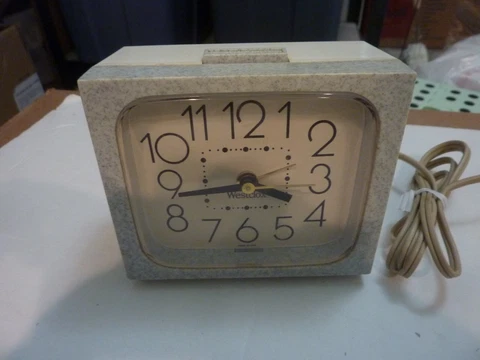 Vintage Westclox Dialite Alarm Clock model 22296 USA Made Cover