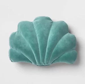 NEW Threshold 20”x15” Green Shell Outdoor Novelty Plush Pillow Cushion - Picture 1 of 5