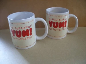 Juego de 2 tazas Yum LOGO 4” de alto MSRF, INC CAFÉ DE CERÁMICA NUEVO, TAZA DE CACAO CALIENTE - Imagen 1 de 4