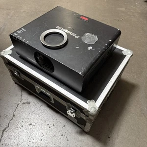 Panasonic PT-DZ680UK WUXGA DLP Projector 6000 Lumens Used 2540 Hours-Parts - Afbeelding 1 van 13