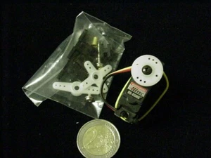 HS-85 MG Hitec MPX Mighty Micro Servo mit Metallgetriebe u. Zubehör-Beutel - Bild 1 von 3