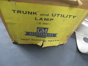 NOS 1950's GM Retractable Trunk Trouble Light - John W Hobbs GM 983316 12V - Picture 1 of 6