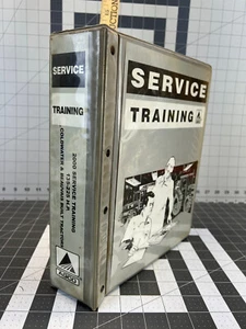 Manual de entrenamiento de servicio 2000 135-225 HP tractores construidos de agua fría y Beauvais - Imagen 1 de 22