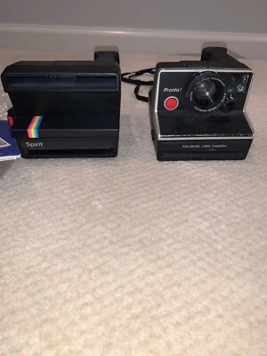 Macchina fotografica Polaroid Spirit 600 Rainbow Stripe con cinturino e Polaroid Pronto con cinturino  - Immagine 1 di 4