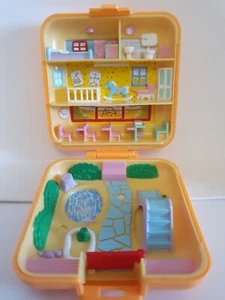 Vintage Bluebird 1989 Polly Pocket Midge's Play School Orange Version Compact - Picture 1 of 5