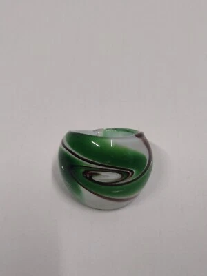 ANILLO CRISTAL ESTILO MURANO VERDE BLANCO Y MARRÓN.  Foto 1 de 4