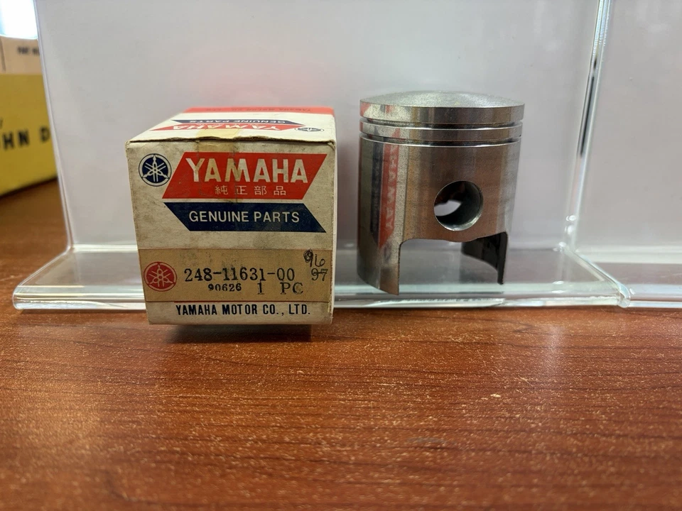 NUEVO NOS Yamaha 1969-71 AT1 CT1 AT1 MX pistón tamaño STD parte # 248-11631-00-96 Foto 1 de 1