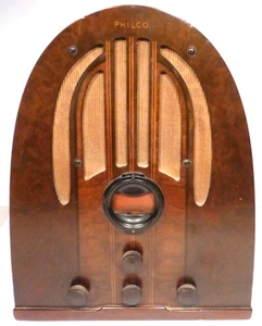 vintage  PHILCO 37-60 CATHEDRAL RADIO:  Working / Recapped - SOUNDS GOOD - Picture 1 of 9