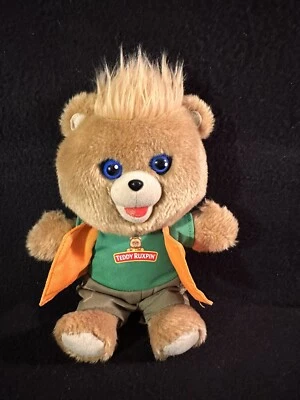 Brinquedo de pelúcia Teddy Ruxpin Hug N Sing urso aventura 2018 Wicked Cool Toys 10” funciona - Imagem 1 de 4