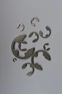 1.2MM STAINLESS STEEL EXTERNAL C E CLIPS CLIP CIRCLIP DIN6799 Pack of 10 - Picture 1 of 3