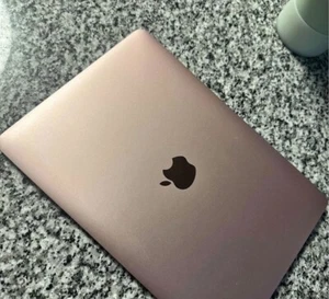 Apple MacBook 12" (256GB SSD, Intel Core m3 7th Gen., 1.20 GHz, 8GB) Laptop -... - Picture 1 of 3