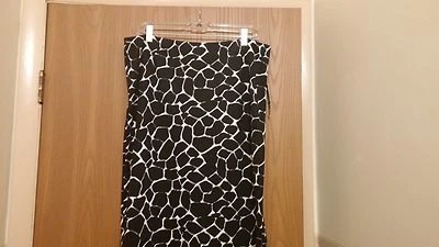 Women's "Bold Giraffe" print skirt from Alfani-size 16 - Image 1 of 3