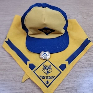DE COLECCIÓN BOY SCOUT - WOLF CUB UNIFORME SOMBRERO Y BUFANDA BSA Cub Scout - Imagen 1 de 4