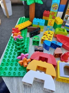 BUNDLE / LOT OF ASST. DUPLO / LEGO PIECES - Picture 1 of 5