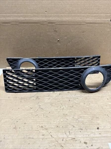 2005 - 2007 Infiniti M35 M45 Front Bumper Grille Right Side Fog Light Bezel Trim - Picture 1 of 13