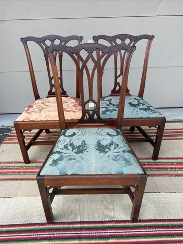 A Very Fine Set Of 3 Mahogany Gothic Chippendale Side Chairs, Philadelphia 1770s Cover