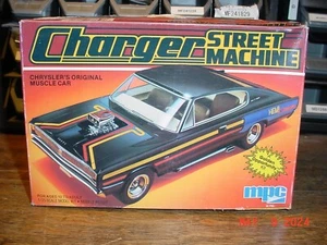 MPC 1967 Dodge Charger Street Machine 1/25 Model Kit #1-0763 - Picture 1 of 8