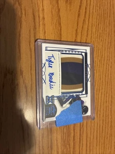 2022 Leaf Autographs Tyler Badie #PA-TB1 /49 Rookie Auto Blue - Picture 1 of 3