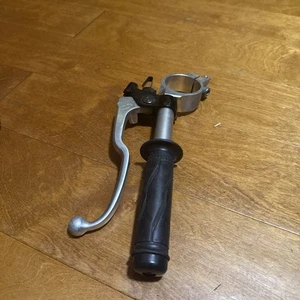 2015 06-16 YAMAHA YZF R6 OEM LEFT CLIP ON CLIPON HANDLEBAR - Picture 1 of 5