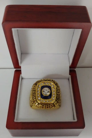Magic Johnson - 1988 Los Angeles Lakers NBA Championship Ring WITH Wooden Box Cover