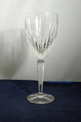 Copa de vino blanco MIKASA CRISTAL 7 5/8"" como nueva Foto 1 de 2