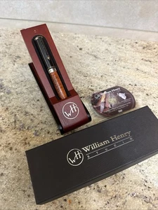 PENNA STILOGRAFICA WILLIAM HENRY #5/100 TAPPO EBANITE LEGNO XYLAY ORIGINALE $950. 18K nuovo con scatola - Foto 1 di 24