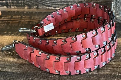 Bolso de mano de cuero Treasure Bond correa de guitarra tachuelas rojo sol borgoña NORDSTROM Foto 1 de 4