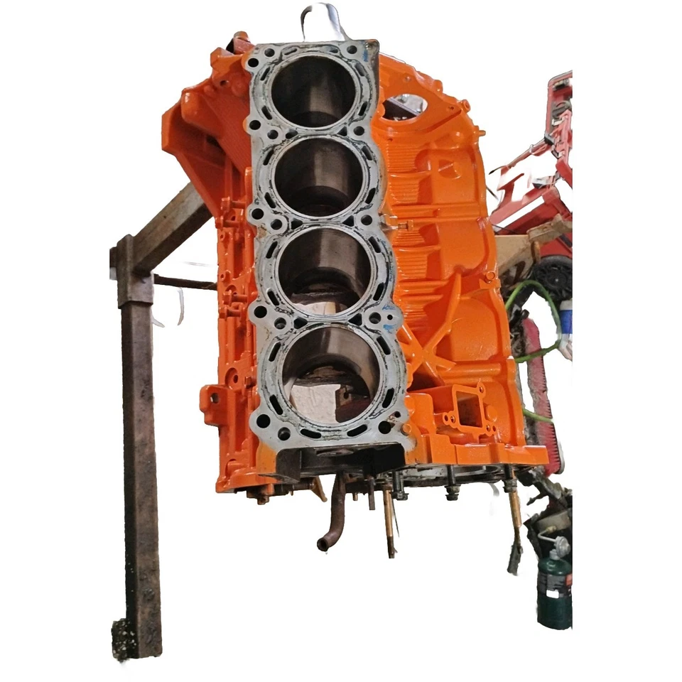 5.6L Engine Block For Nissian Titan - Image 1 of 1