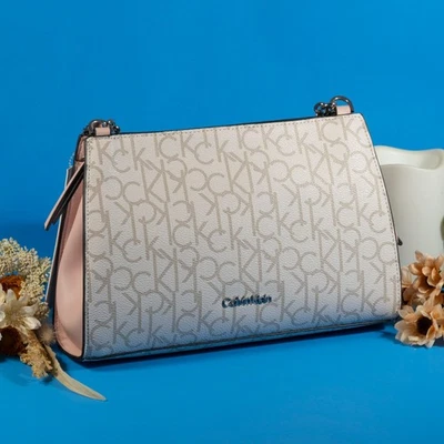 Bolso Bandolera Calvin Klein Signature Mujer Logo Color Coral/Rosa Foto 1 de 4