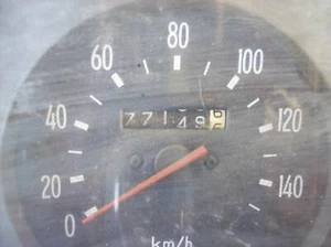 TOYOTA HILUX LN30/40 DASH GUAGES LOW K ON SPEEDO IN GOOD CONDITION - Picture 1 of 5