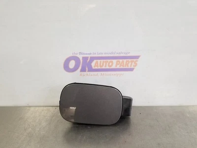 Land Rover LR4 HSE LUX 15 2015 puerta de llenado de combustible gris Foto 1 de 4