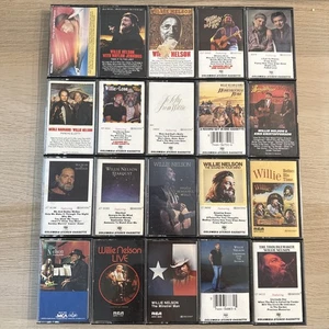 Willie Nelson Huge Collection Of 20 Audio Cassette Tape Vintage Country Music - Bild 1 von 5