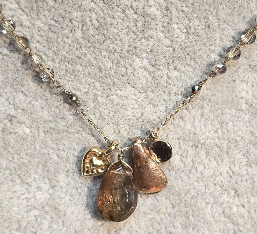 Collar Anthropologie Serefina Dijes Multi Tono Chapado en Oro Cuentas Gris Citrino Foto 1 de 4